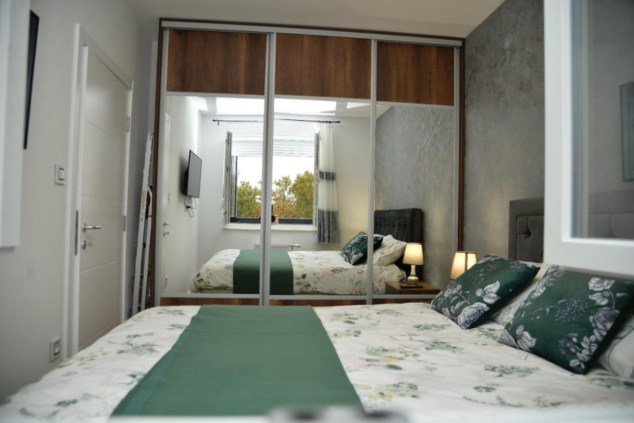 Mirror Apartment With Private Parking Нови-Сад Экстерьер фото