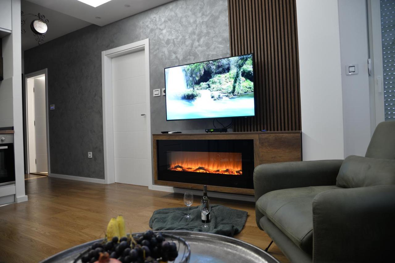 Mirror Apartment With Private Parking Нови-Сад Экстерьер фото